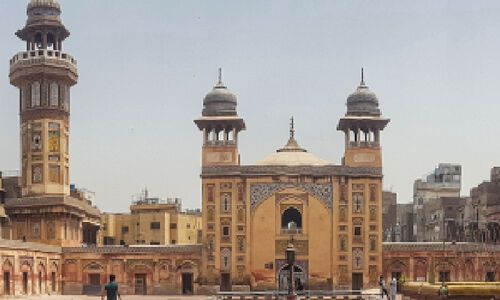 Dubai - Peshawar